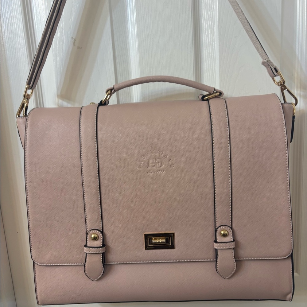🔥NEW LISTING!!Ease Gave Elegant Tan Leather Messenger Bag